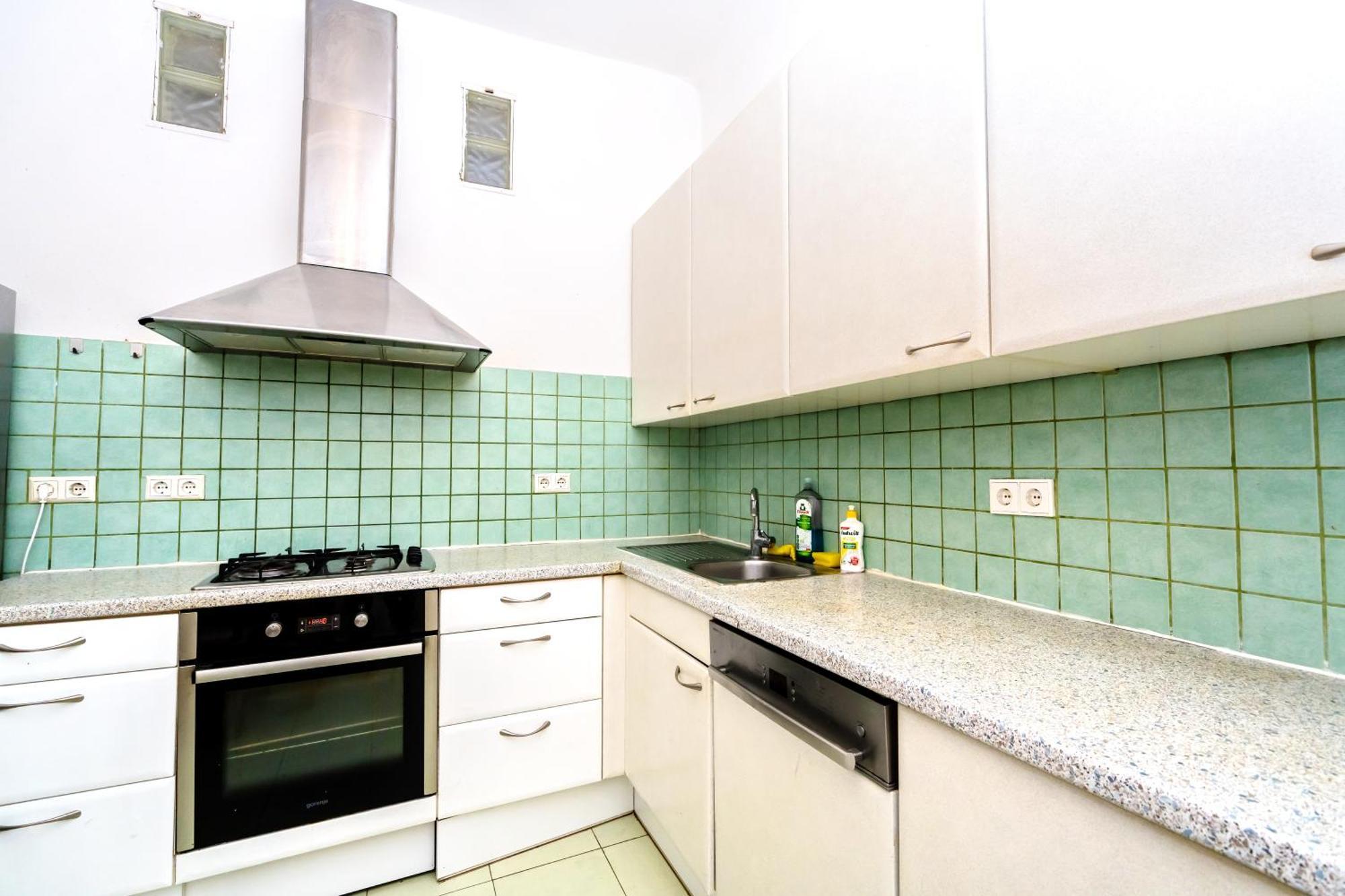 Family - 7 Minutes To Schoenbrunn Palace Homestay *