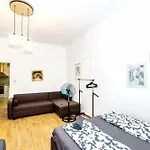 Family Rooms - 7 Minutes To Schoenbrunn Palace